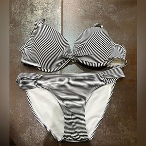 Black and white stripped bikini